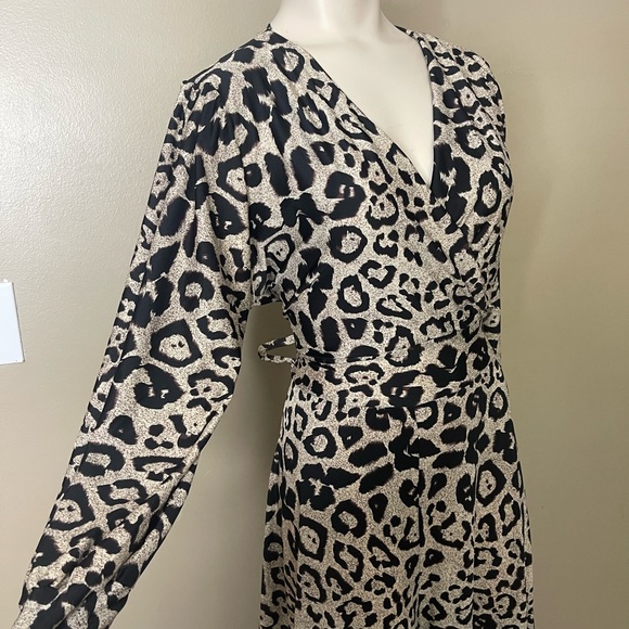 Leopard print wide leg jumpsuit - Picture 2 of 8